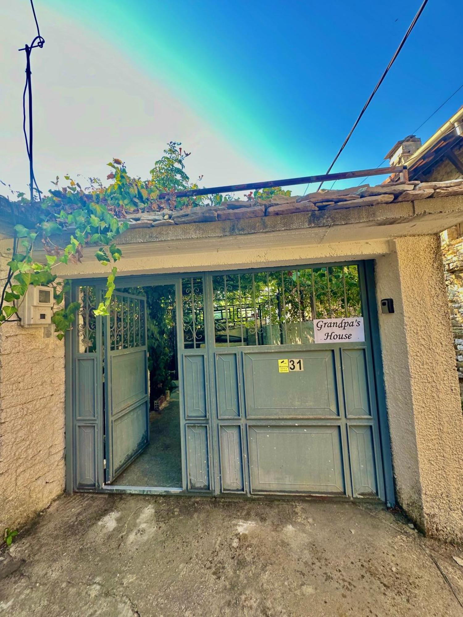 Grandpas House Hotell Gjirokastër Eksteriør bilde